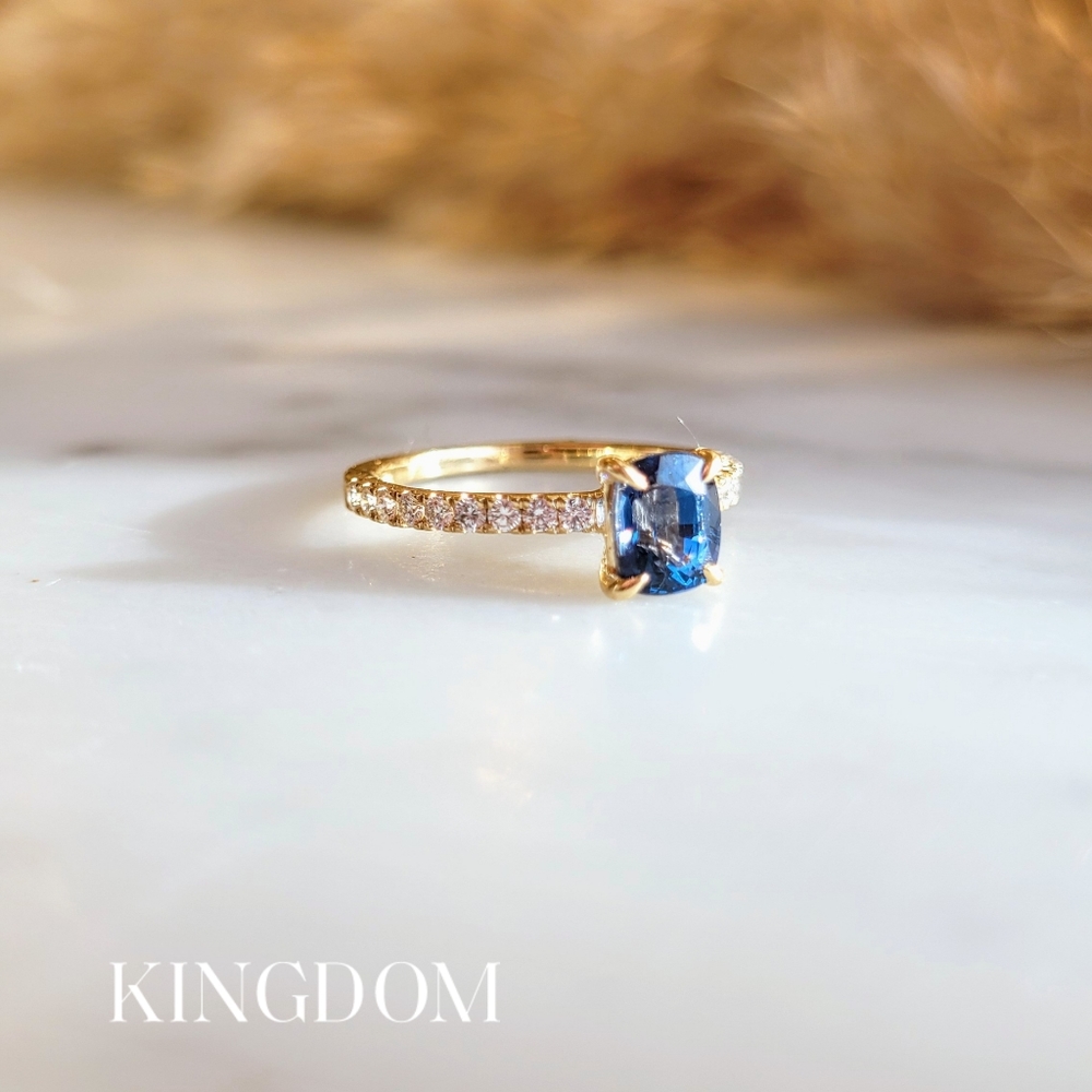 Sri Lanken Sapphire Diamond ring